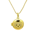 Primer plano de un collar con colgante de oso redondo dorado y circonitas brillantes - DN240631-B (Solo Colgante)