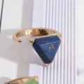 Verstelbare gouden ring met een driehoekige blauwe lapis lazuli in boho-stijl - Lapis lazuli / Blauw