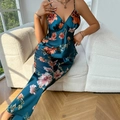 Set pigiama in raso floreale da donna con canotta e pantaloni lunghi in verde petrolio - S / Fiori Verdi