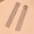 Elegantes pendientes largos de flecos con diamantes de imitación arcoíris sobre fondo melocotón - Dorado