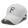 Casquette de baseball blanche usée avec broderie lettre F noire et bordure effilochée - Réglable / Blanc