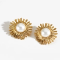 Orecchini a perno a girasole dorati con perla bianca in stile vintage francese - Stile Dorato (KD3277)