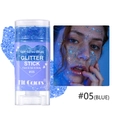 Stick di glitter blu per viso e corpo con effetto trucco mostrato su una modella - 5# Blu