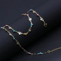 Dettaglio di bracciale dorato a maglie di cuore con glitter colorati e chiusura a moschettone - Cuore Collegato Glitterato Colorato (ML-CN001334YH)