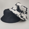 Reversible bucket hat in solid black and black-white tie-dye pattern for summer sun protection - 13# (White Black Tie Dye + Black)