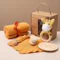 Set regalo neonato giallo con coperta in cotone, sonaglio giraffa, spazzola e tessera - Set Sonaglio Giraffa / Giallo Senape