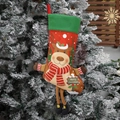 Grote kerstsok met cartoon eland die een Merry Christmas bordje vasthoudt decor - Rendier Lange Benen Sok
