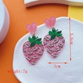 Pendientes de fresa de acrílico con purpurina rosa y verde y diseño de ojos bonitos - F-Estilo de Fresa de Ojo Brillante