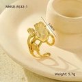 Detailansicht des goldenen Ginkgoblatt-Edelstahlrings mit Maß- und Gewichtangaben - Einheitsgröße / Ginkgoblatt Stil (NMSR-F632-1)