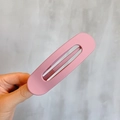 Pinza para el cabello ovalada rosa mate con agarre invisible y accesorio minimalista - Rosa