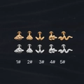 Minimalistische roestvrijstalen piercings in blad-, bij- en slangvormen in goud en zilver - Bij/#2 / Zilver