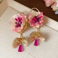 Rosa Stoffblumen-Ohrhänger mit Goldblättern und fuchsiafarbenem Kristall für den Strand - Pink Weiß Farbverlauf Metallblatt Stil (45# Silberstift)