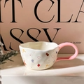 Simpatica tazza in ceramica con motivo fragola e grande manico circolare rosa - Girls / Rosa