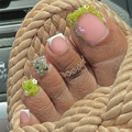 Detail of pink and white press-on toenails with rhinestone accents and floral decor - Pink French White Edge 3D Flower Full Rhinestone Style (XH-112-06)