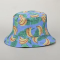Dettaglio del cappello a secchiello in cotone con stampa a banane, cuciture e tessuto twill - M (56-58cm) / Ciano
