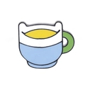 Dettaglio di una spilla in smalto a forma di bizzarra tazza blu in stile cartoon - Tazza del fumetto blu chiaro