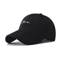 Cappellino da baseball classico in cotone nero con ricamo me bianco e visiera curva - Regolabile / Nero