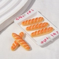 Mini-baguettes en résine sur plateau blanc pour accessoires de maison de poupée - Baguette Crème 6 Rayures / Petit (3x0.7cm)