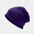 Détail du bonnet slouchy en tricot violet foncé respirant avec plis multicouches - Violet
