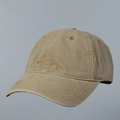 Nahaufnahme der Stickerei und Baumwolltextur auf der khakifarbenen Baseballkappe - M (56-58cm) / Khaki