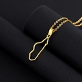 Collana con ciondolo a mappa del Madagascar in acciaio inossidabile dorato lucido su catena - Traforato / Oro