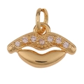 Gouden lippen hanger met schitterende kristallen op een witte achtergrond - Lip