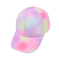 Detailansicht der bunten Batikmuster auf einer Sechs-Panel-Baseballkappe für Kinder - Tuschewasch-Rosa