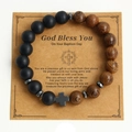 Regalo battesimo con bracciale in pietra nera e perline di legno su biglietto di auguri - Grana del Legno + Onice Nero Opaco