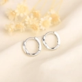 Pendientes de aro con diseño Mobius twist en plata de ley S925 acabado pulido - Estilo Torsión (HL-44)