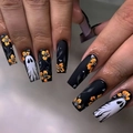 Unghie finte Halloween lunghe a ballerina nere opache con decorazioni floreali arancioni e fantasmi - Nero Opaco Halloween Fantasma Fiore Stile (AW252)