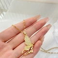 Collier pendentif fée papillon dorée avec cristaux blancs sur chaîne en acier - Fée Papillon-Or