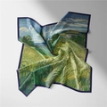 Détail d'un foulard en soie style Van Gogh montrant des champs de blé verts et cyprès - 53cm / Champ de blé vert avec cyprès - Van Gogh