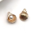Ciondoli a conchiglia dorata con perla per gioielli fai-da-te e collane fatte a mano - Conchiglia di Perle Oceano / 12x15mm / Oro KC