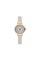 Detalle de reloj de cuarzo oro rosa con esfera romana blanca y correa de cuero - Blanco Roto