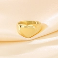 Chevalière en acier inoxydable plaqué or 18 carats avec surface en forme de cœur - US 8 / Style Coeur (KR111429-GC) / Or