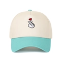 Off-white five-panel baseball cap with mint green brim and finger heart embroidery - Beige/Lake Blue
