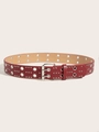 Dettaglio cintura in ecopelle rossa con doppi occhielli, borchie e fibbia argentata - 3,8 CM Doppia Occhiellatura + Piccole Borchie / Rosso