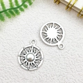 Colgante de sol de aleación plateada con diseño hueco para creación de joyería artesanal - Pequeño Sol (16x19mm)