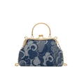 Denim Handtasche mit Wolkenmuster, goldener Hardware und diamantbesetztem Verschluss - Mittelblau