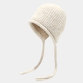 Gorro de lana beige de punto con orejeras y tiras para el calor y confort invernal - Talla única / Beige