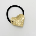 Coletero elástico negro con dije de corazón de metal dorado texturizado sobre fondo blanco - Oro Brillante - Corazón