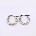 Medium-sized silver twisted rope hoop earrings with secure plug-in clasp closure - 20mm / Silver