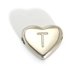 Colgante de corazón en acero inoxidable plateado con letra T grabada para joyas - Estilo Letra T (SP143S-T)