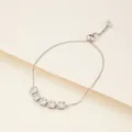 Elegante pulsera ajustable de plata con cinco circonitas cuadradas para mujer - Plateado