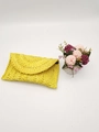 Handwoven straw envelope clutch bag in bright yellow corn husk for summer vacations - Yellow