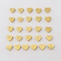 Set de 26 colgantes de corazón en acero de titanio dorado con letras del alfabeto A-Z grabadas - B (Colgante) / Dorado