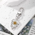 Llavero de plata con forma de hoja y flores reales de margarita seca en colgante - Forma de hoja con margarita blanca