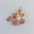Pink rhinestone flower brooch with a central white pearl on a gold-plated base - Pink Pearl Flower