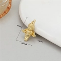 Dettaglio del ciondolo Cupido placcato oro 14K con dimensioni di 14,2 mm per 16,74 mm - Angelo in Preghiera-H-11798