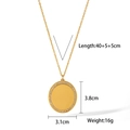 Dettaglio del ciondolo ovale placcato oro 18k con etichette di dimensioni e peso - Stile Tondo Dorato con Intarsio in Zirconia (HC-N40033)